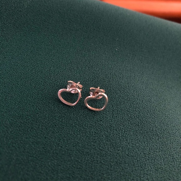 Jewelry - Sterling Silver Heart Shaped Silhouette Earrings